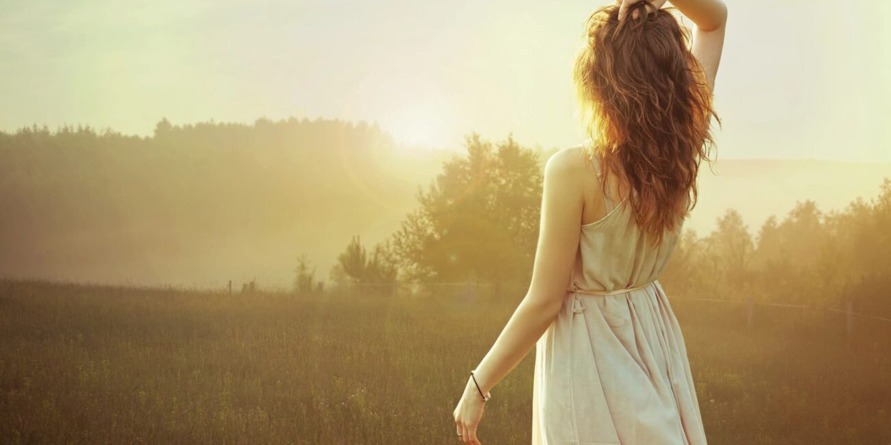 Comment s’habiller quand il fait chaud pour allier style et confort ?