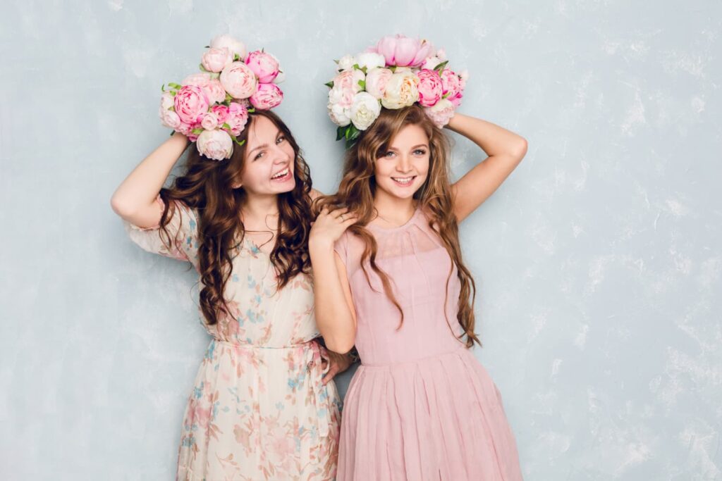 Tenues élégantes pour femmes invitées à un baptême