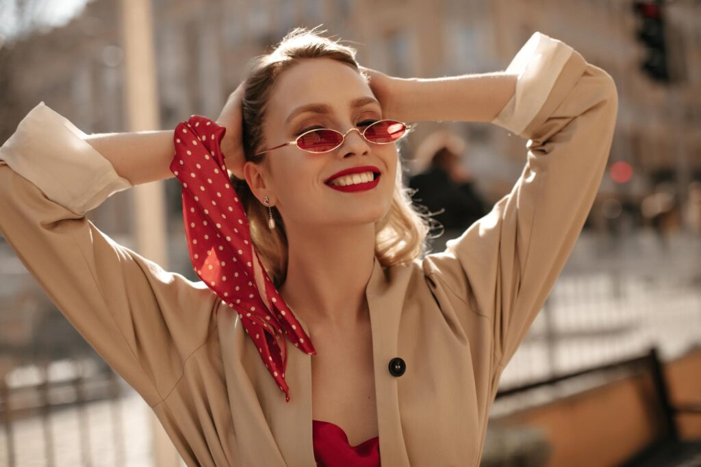 lunettes et foulard vintage
