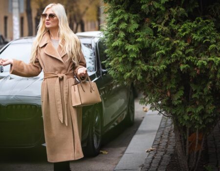 Le manteau peignoir : la tendance mode incontournable de l’automne-hiver