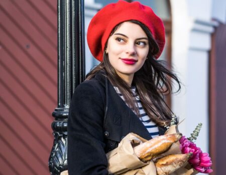 Emily in Paris outfit : comment copier les looks emblématiques de la série ?